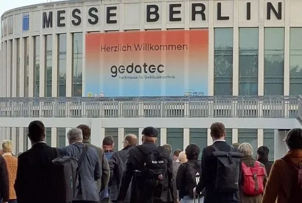 Messepremiere gedatec 2026: Erfolg für „Vernetzt Euch!“